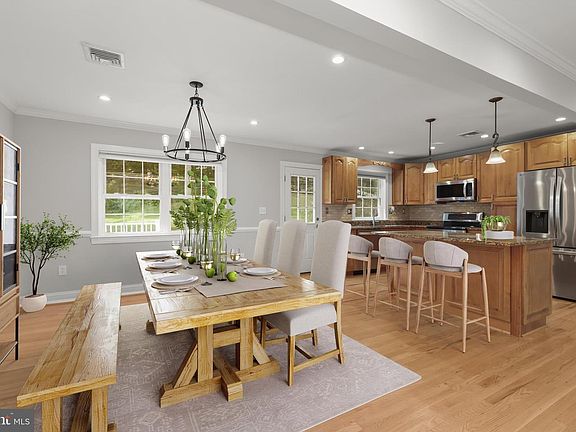 3rd image of 8533 High Ridge Rd