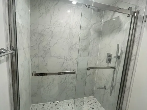 2802 Hollington Cres, Mississauga, ON L5K 1E9