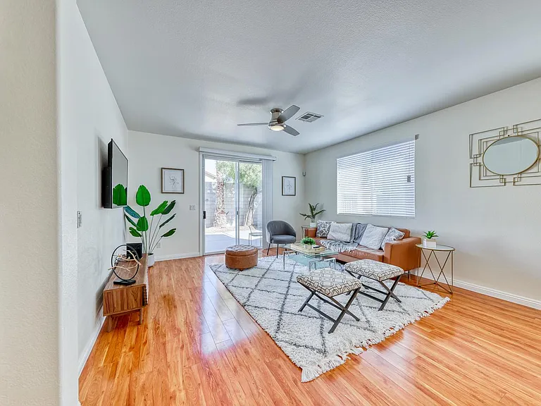 9772 Ridgebluff Ave — Photo 14