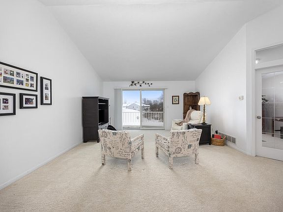 5th image of 10962 Cranberry Ct