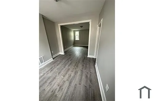 1316 W Wishart St Photo 1