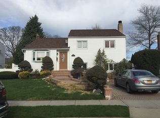 75 Briarwood Ln, Plainview, NY 11803