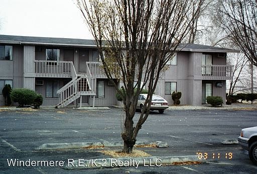 1st image of 523 W Crest Dr