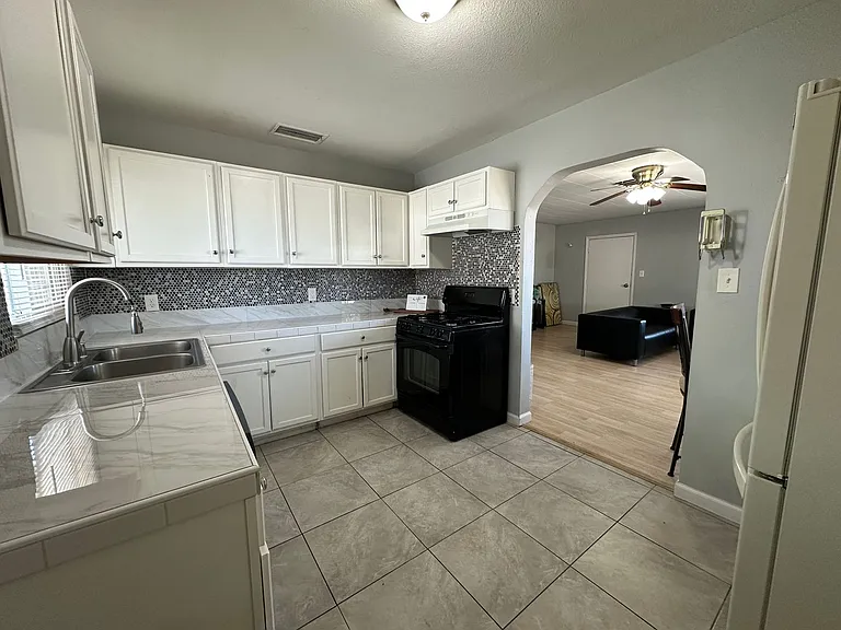 101 Beech St #A — Photo 3
