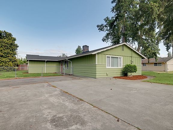 4th image of 19201 12th Ave E