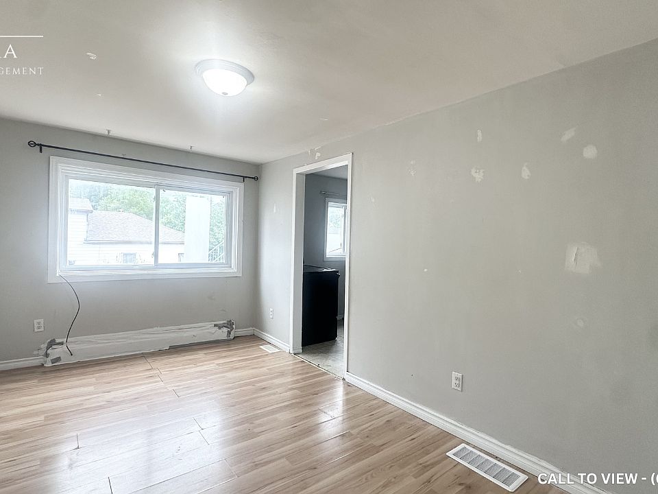 1st image of 574 Adelaide St N #3