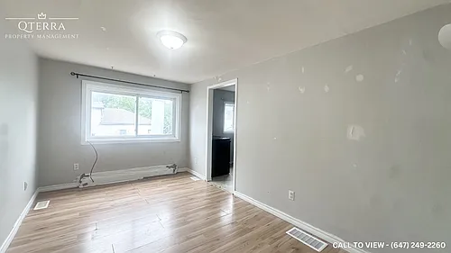 574 Adelaide St N #3 Photo 1