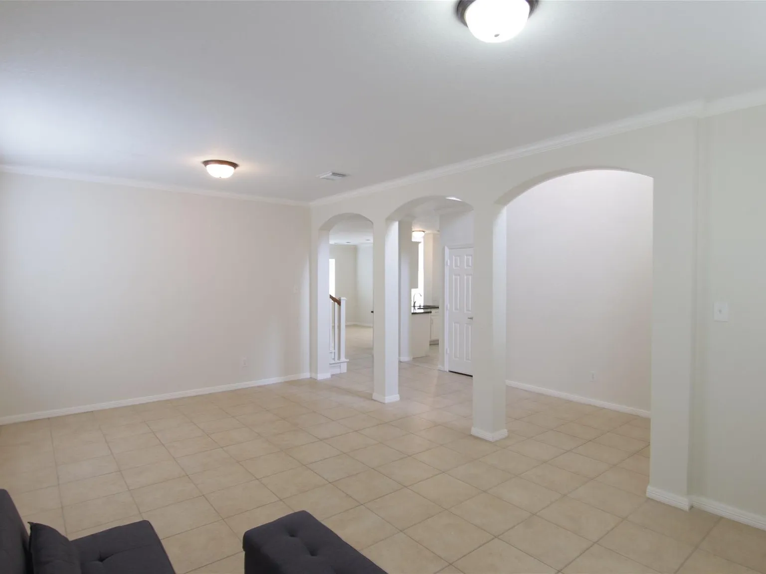 4 bed, 2.5 bath, 2378 sqft, $2,300 — Photo 3