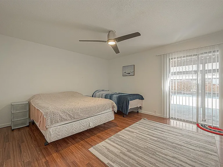 2201 Fountain View Dr #9 — Photo 23