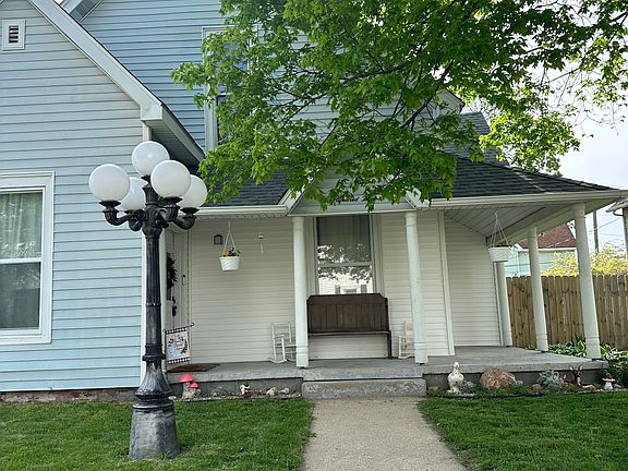 5th image of 203 Woodlawn Pl
