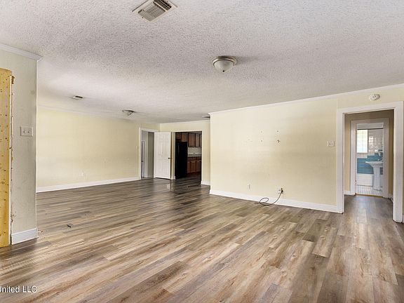 5th image of 2533 Bryn Mawr Ave
