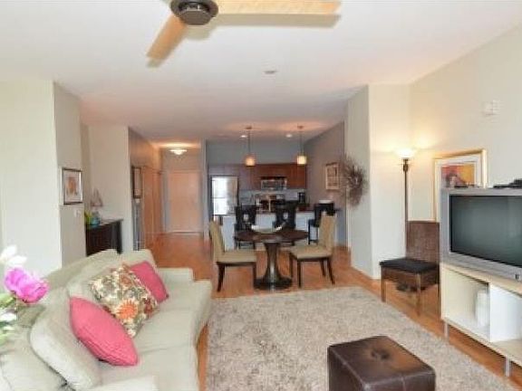 4th image of 601 E Ogden Ave Unit 311