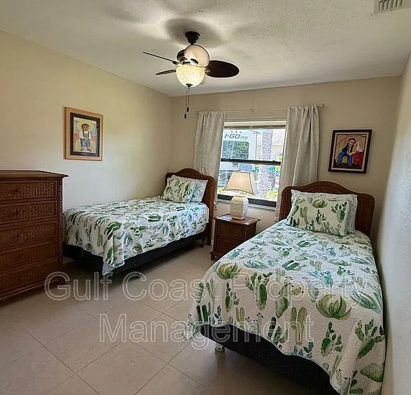 3185 Clifford St — Photo 35