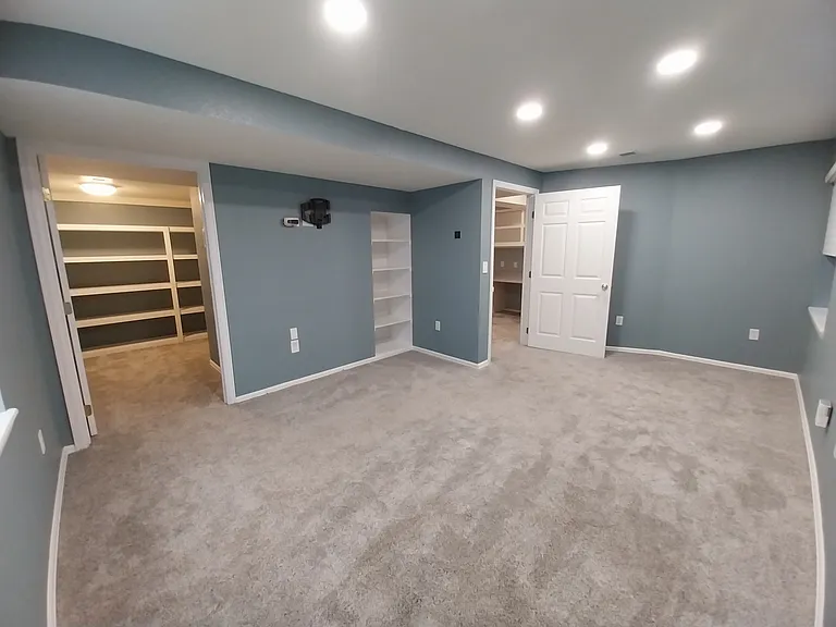 9786 Buckingham Ct — Photo 34