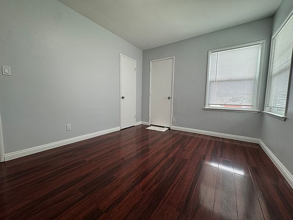 3rd image of 14342 Titus St
