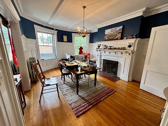 3rd image of 104 Strathmore Rd #3
