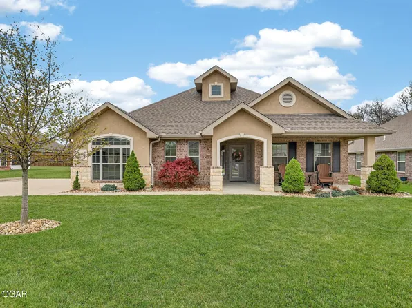 1506 Lakeview Dr, Webb City, MO 64870