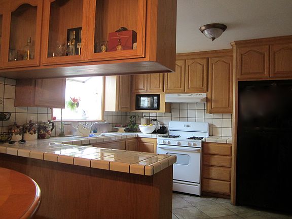 4th image of 13633 Westboro Dr