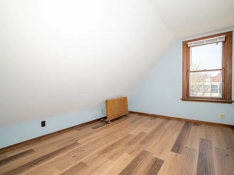 405-407 W Main St — Photo 50