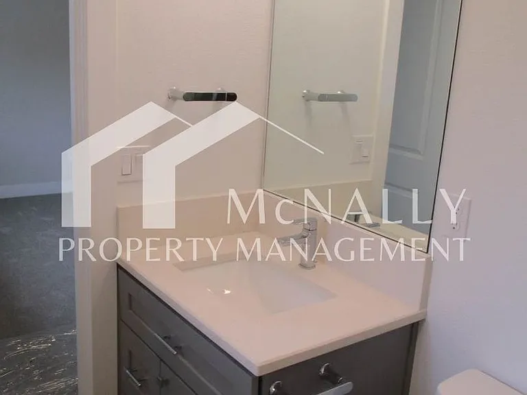 5401 N Court St #A — Photo 24