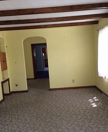 4th image of 28 Newport Ave