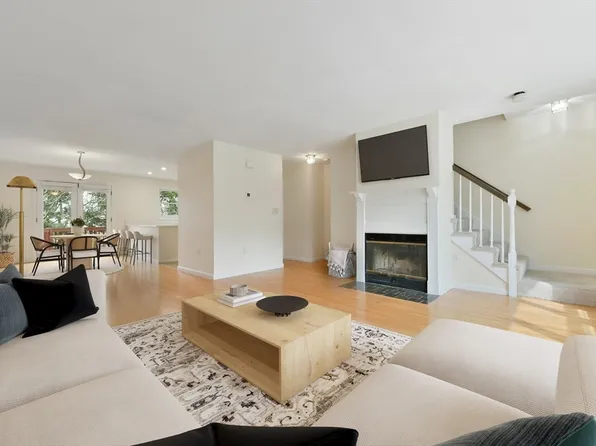 1045 Washington St #2, West Newton, MA 02465