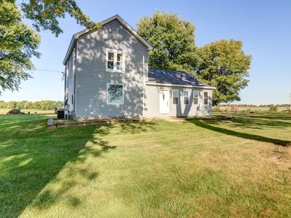 1641 Red Brick Rd, Dixon, IL 61021