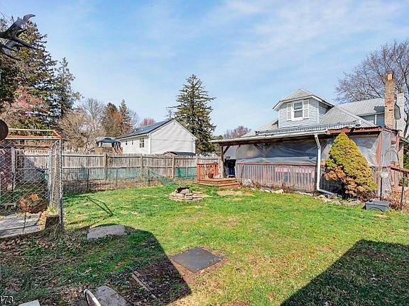 4th image of 785 Macopin Rd