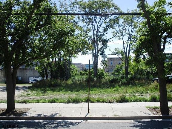 4th image of 18 N Maryland Ave