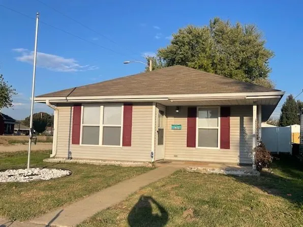 6201 Brown St, Saint Joseph, MO 64504