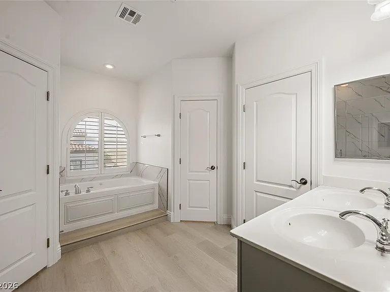 1087 Luna Eclipse Ln #2 — Photo 23