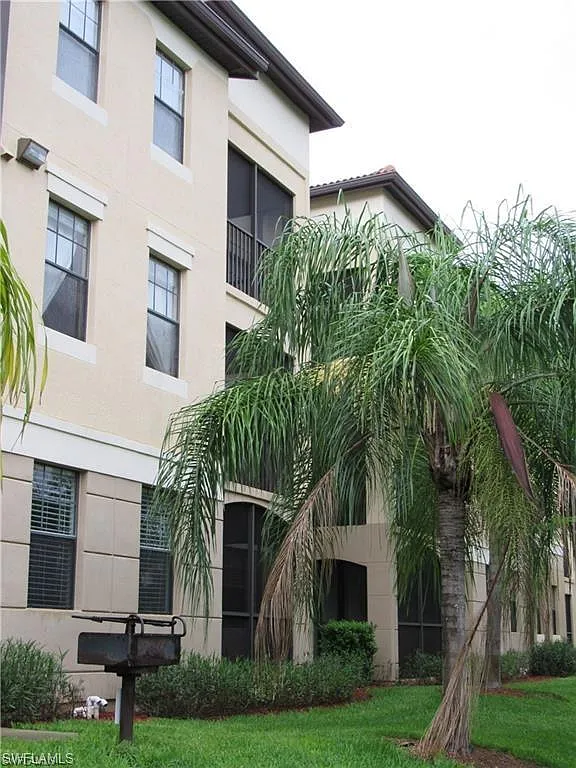 1 bed, 1.0 bath, 785 sqft, $1,600 — Photo 2