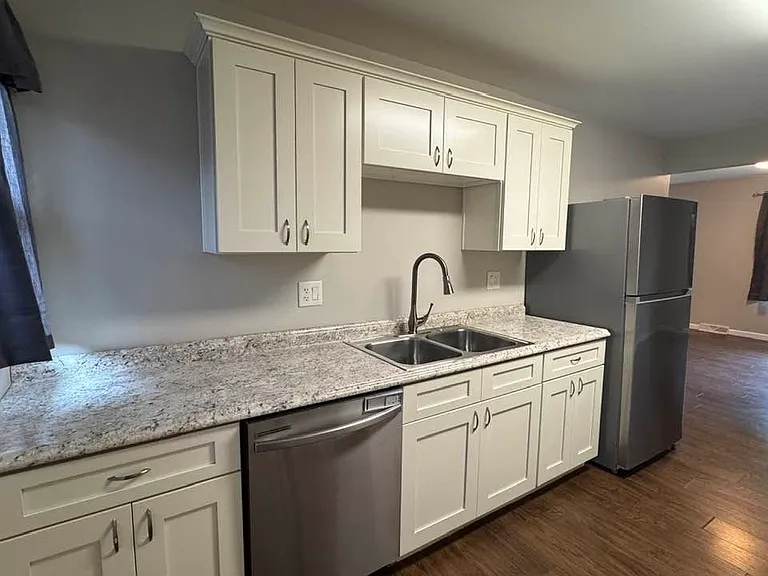 1095 Sunset Rd — Photo 6