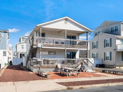 207 92nd St #2, Sea Isle City, NJ, 08243