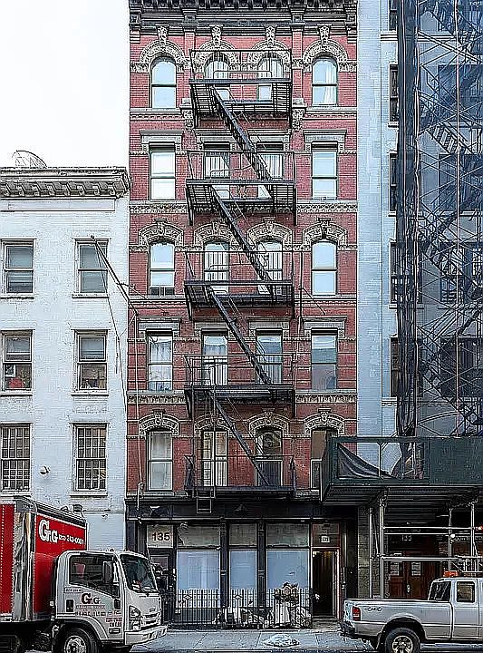 1st image of 135 W 24th St #B1