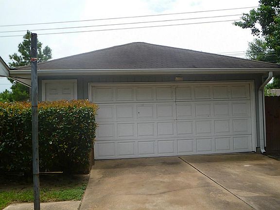 DETACHED GARAGE