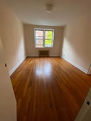 Rented by Kew Forest Realty Inc | media 4