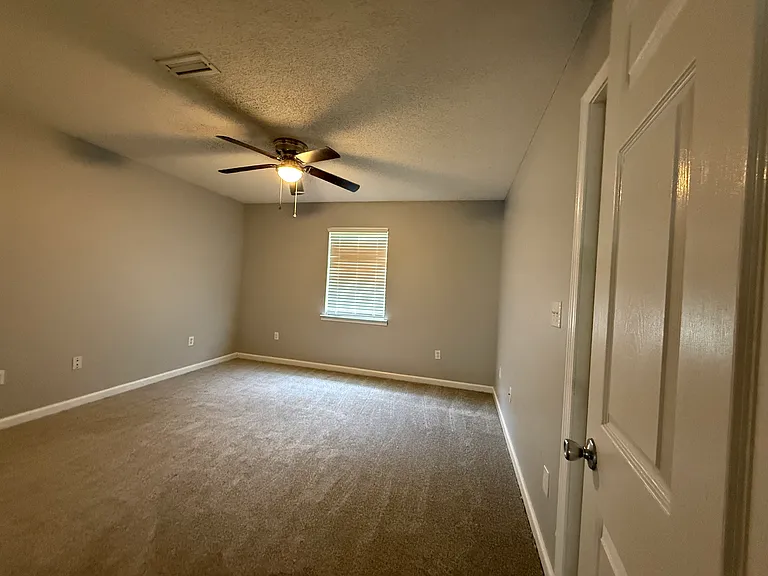 2295 Jordon Ave — Photo 10