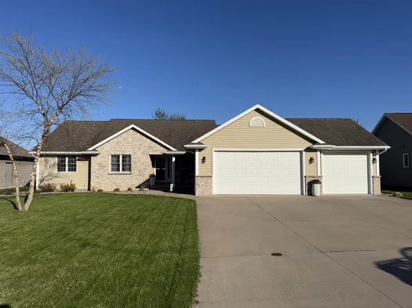 1923 Creek Side Drive, Neenah, WI 54956