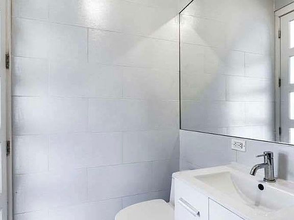 5th image of 1503 Gates Ave #1CC