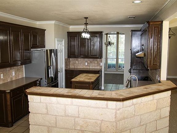 2nd image of 210 Evergreen Trl