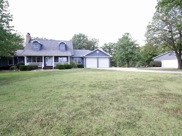 177 Snake Rd, Dorsey, IL 62021