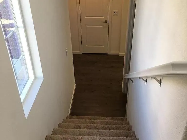 2522 Amelia Earhart Ave — Photo 4