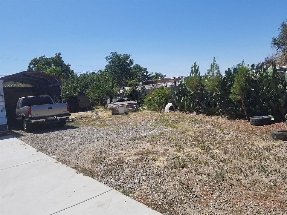2nd image of 2853 N Myran Ave