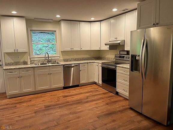 4th image of 139 Brewer Hill Dr