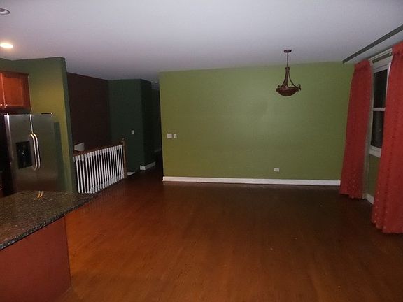 4th image of 4321 S Saint Lawrence Ave #1S