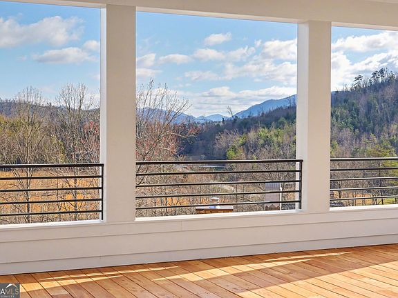 5th image of 90 Cove View Ln