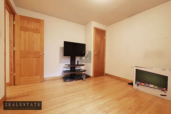 Rented by ZealEstate Group Inc | media 43