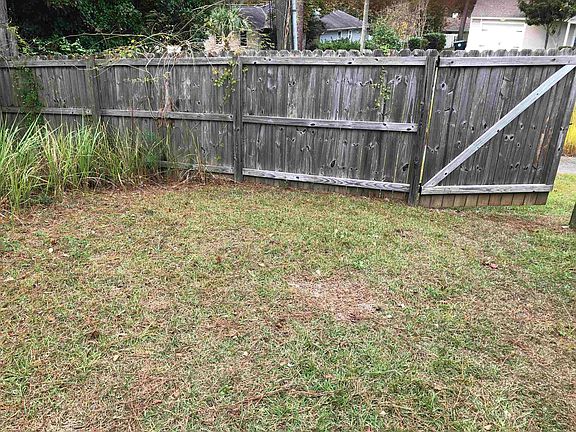 5th image of 3748 Deshazier Ln