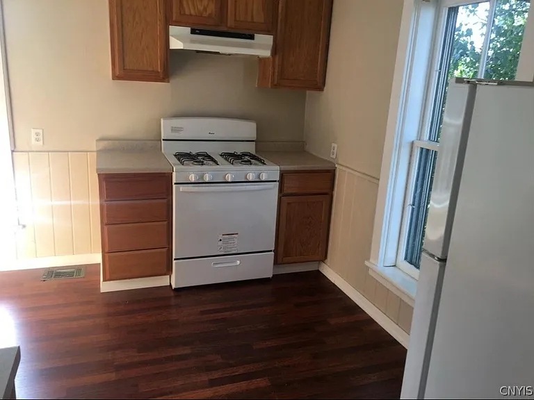 914 State St #3 — Photo 10